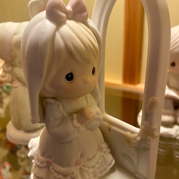 Precious Moments May Your Future Be Blessed -girl’s 1st Communion - Picture 5 of 10